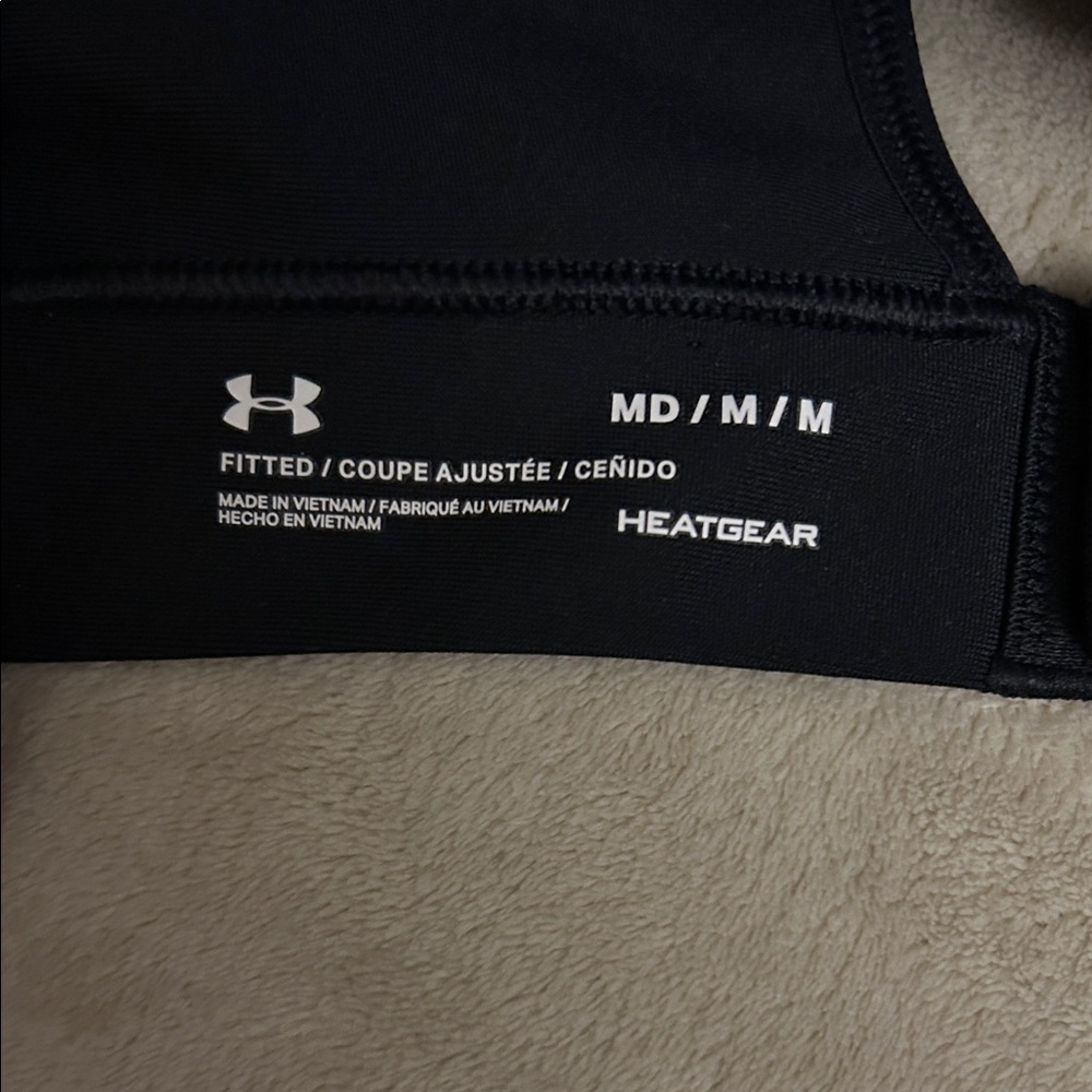Under Armour Women's UA black sports bra - Medium - Picture 3 of 4
